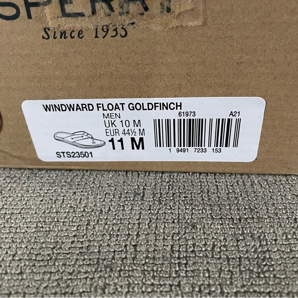 NWT Sperry Windward Float Men’s Flip Flops Goldfinch - Picture 2 of 3